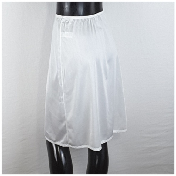 VASSARETTE, Made in USA, White Midi Slip, size Med - Picture 5 of 8
